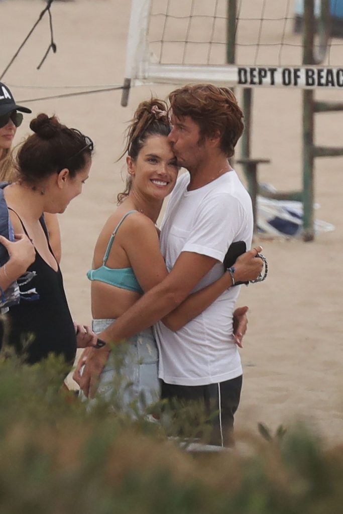 Model Alessandra Ambrosio Shows Her Immaculate Body on a Beach gallery, pic 68