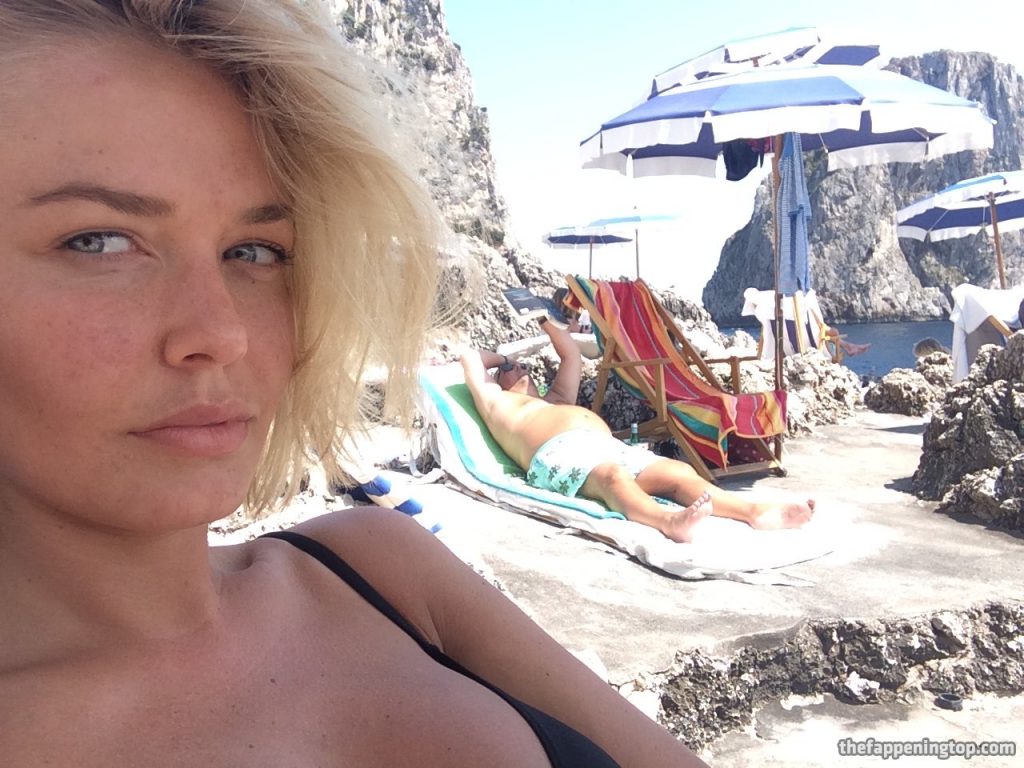 Shameless Lara Bingle Shows Her Huge Natural Boobs on a Beach gallery, pic 188