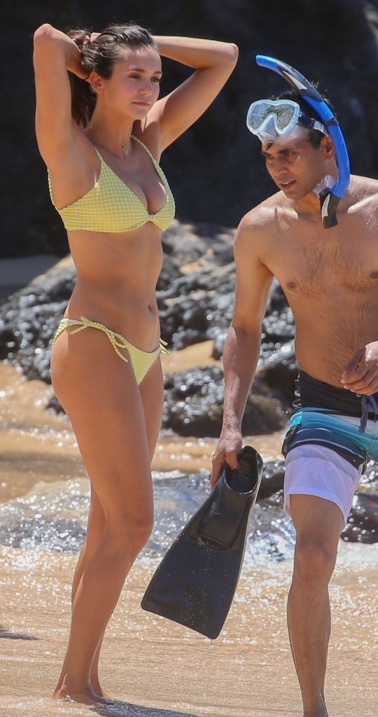 Young Actress Nina Dobrev Looking Stunning in a Yellow Bikini gallery, pic 10