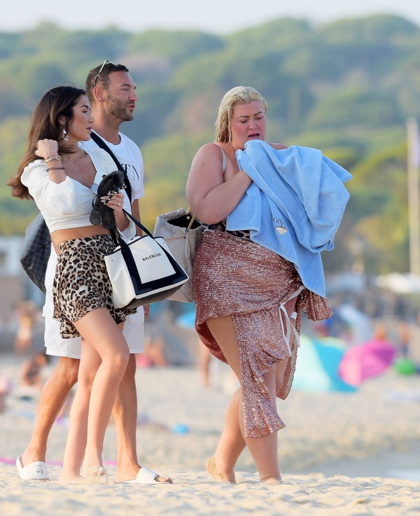 Fat Mature Lady Gemma Collins Shows Her Folds in a Swimsuit gallery, pic 26