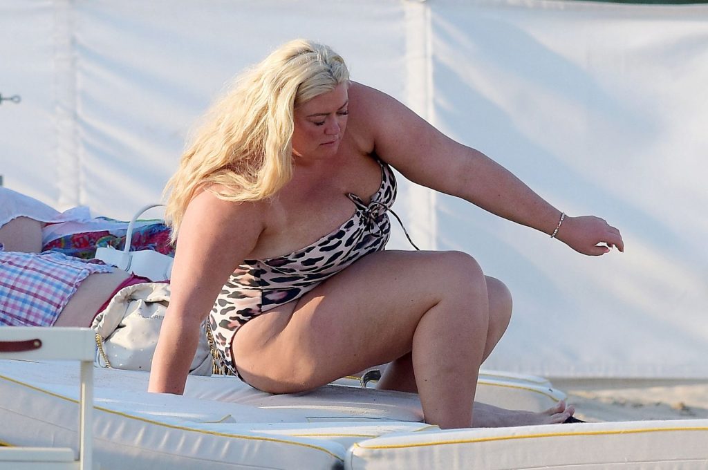 Fat Mature Lady Gemma Collins Shows Her Folds in a Swimsuit gallery, pic 4