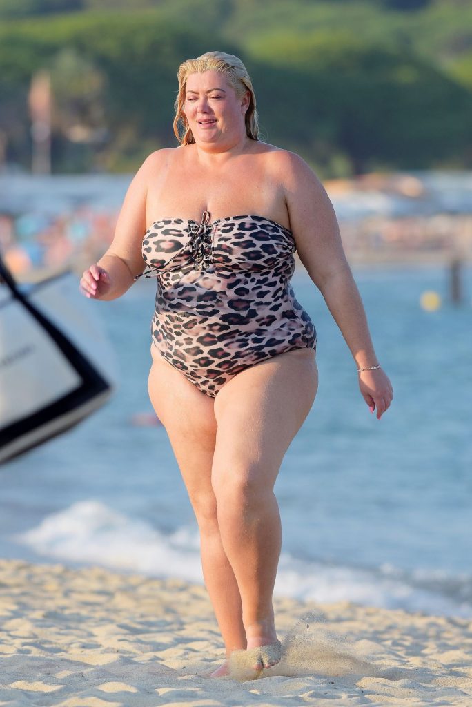 Fat Mature Lady Gemma Collins Shows Her Folds in a Swimsuit gallery, pic 40