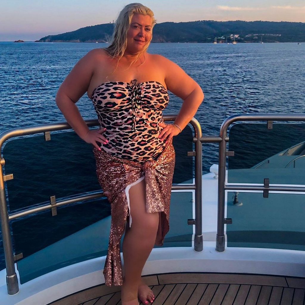 Fat Mature Lady Gemma Collins Shows Her Folds in a Swimsuit gallery, pic 14