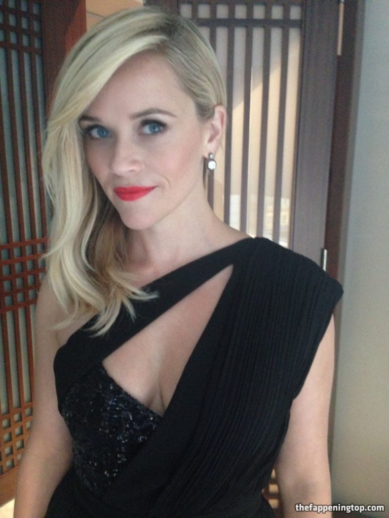 Hollywood A-Lister Reese Witherspoon Baring Her Big Boobs gallery, pic 40