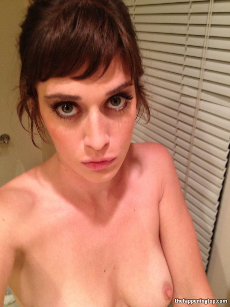Boozed-Up Lizzy Caplan Shows Her Tits and Wet Pussy on Cam gallery, pic 2