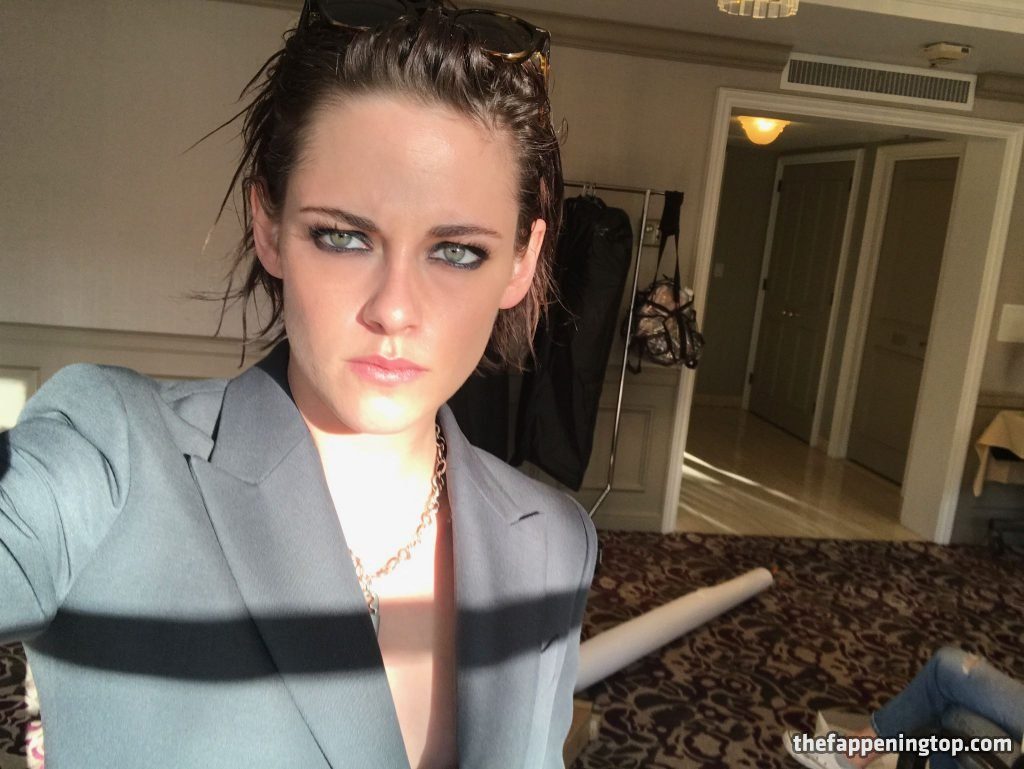 Twilight’s Kristen Stewart Featured in Hot Fappening Gallery, pic 16