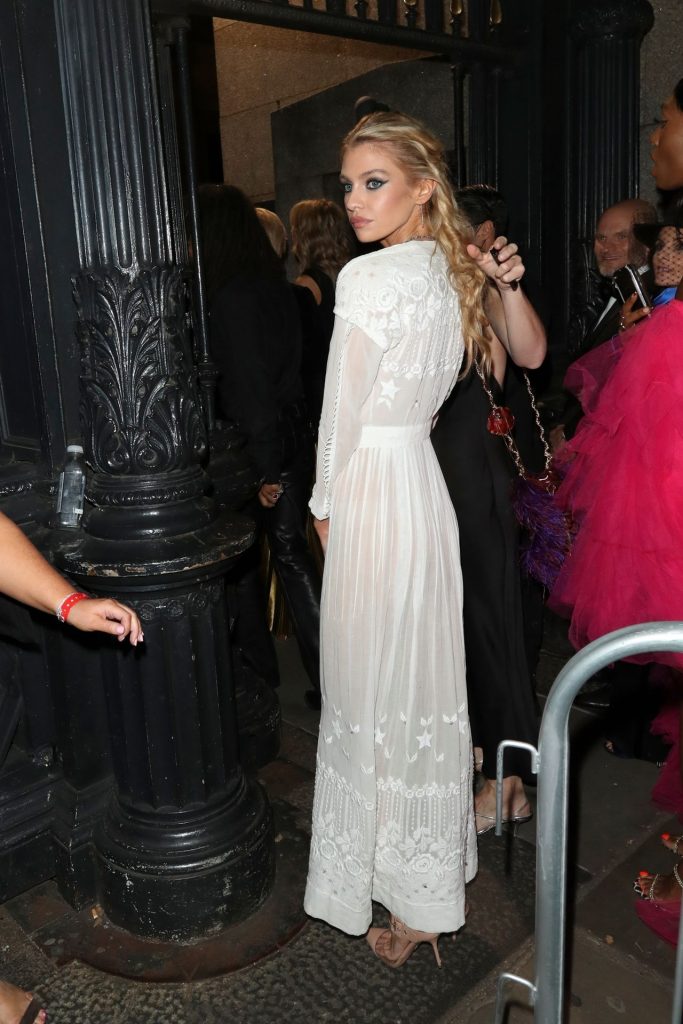 Bodacious Blonde Stella Maxwell Showing Her Tits in a See-Through Dress gallery, pic 232