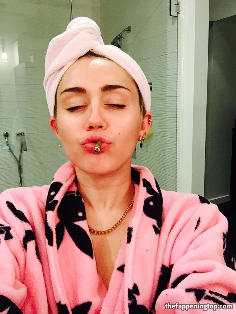 Miley Cyrus’ Raunchiest Leaked and Naked Phots (Of All Time) gallery, pic 202