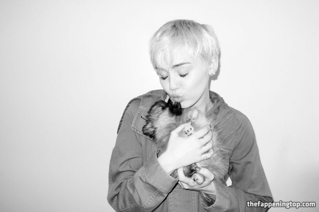 Miley Cyrus’ Raunchiest Leaked and Naked Phots (Of All Time) gallery, pic 148
