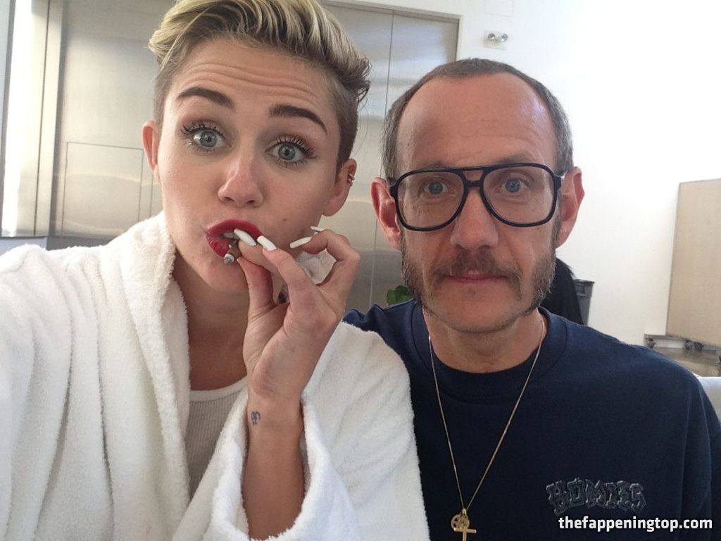 Miley Cyrus’ Raunchiest Leaked and Naked Phots (Of All Time) gallery, pic 168