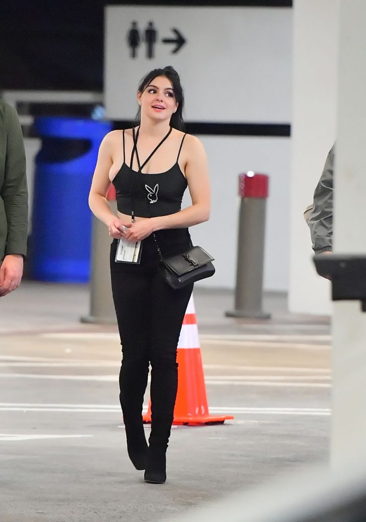 Stacked Bombshell Ariel Winter Accidentally Busts Out of Her Top gallery, pic 70