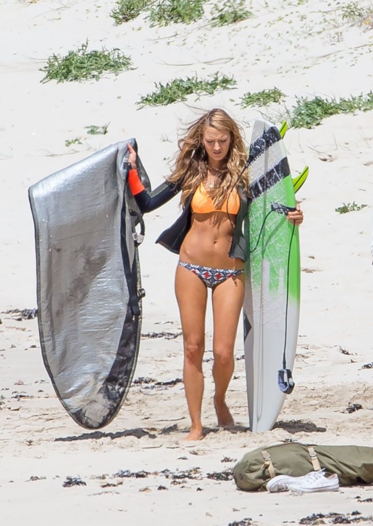 Blonde Actress Blake Lively Looks Flawless in Her Bikini gallery, pic 46