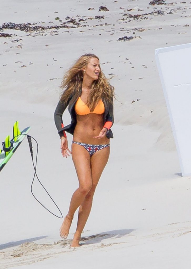 Blonde Actress Blake Lively Looks Flawless in Her Bikini gallery, pic 74
