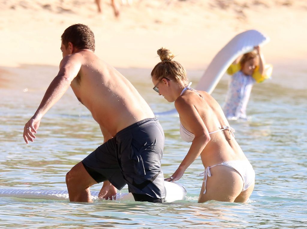 Leggy Caroline Wozniacki Showing Her Tight Body in a Hot Bikini gallery, pic 6