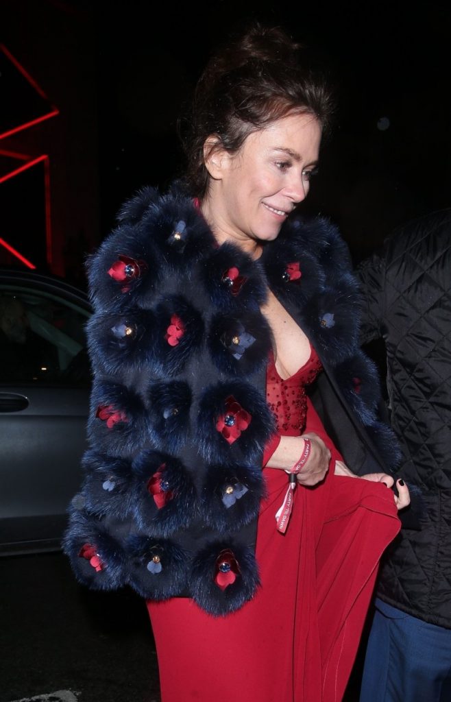 Anna Friel Showing Her Gorgeous Breasts in a See-Through Dress gallery, pic 28