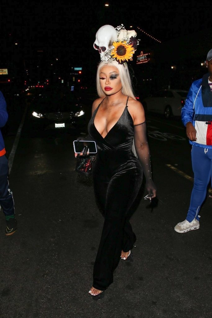 Blac Chyna Showing Her Boobs in an Outrageous Costume  gallery, pic 10