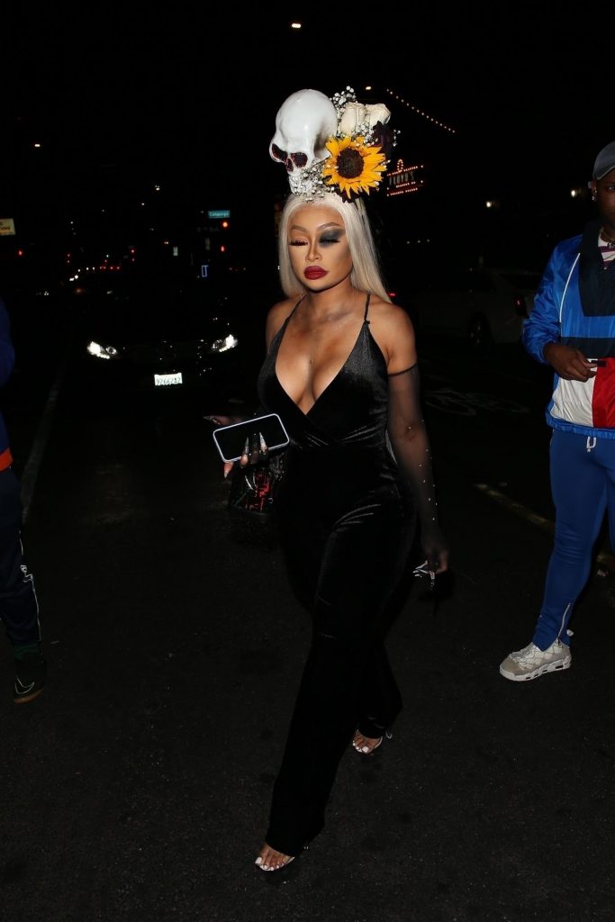 Blac Chyna Showing Her Boobs in an Outrageous Costume  gallery, pic 12