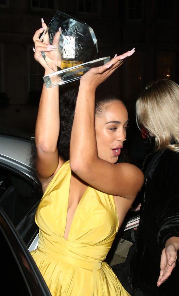 Smoldering Seductress Jorja Smith Accidentally Flashes Her Panties gallery, pic 140