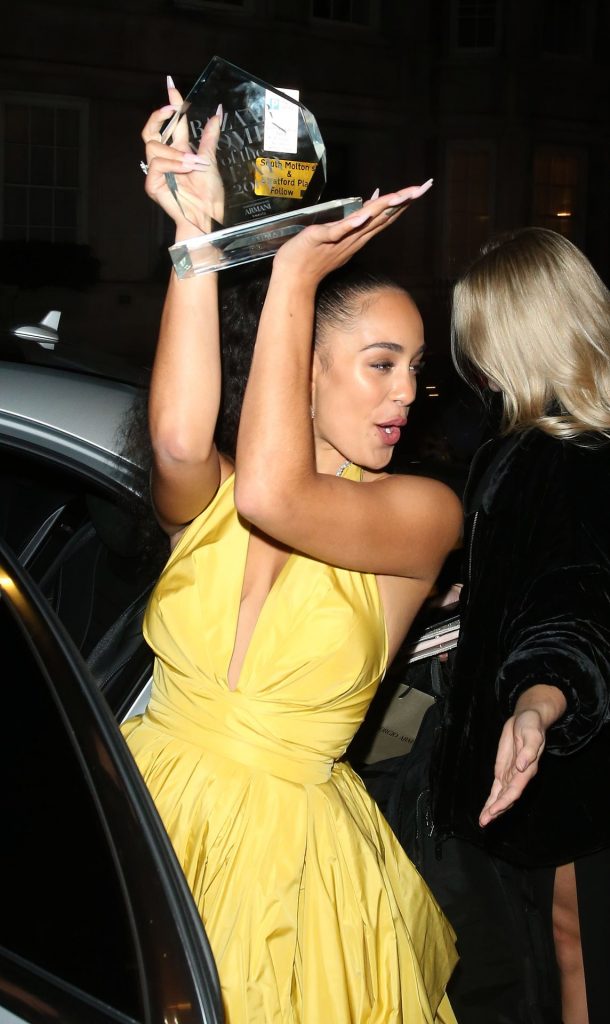Smoldering Seductress Jorja Smith Accidentally Flashes Her Panties gallery, pic 142