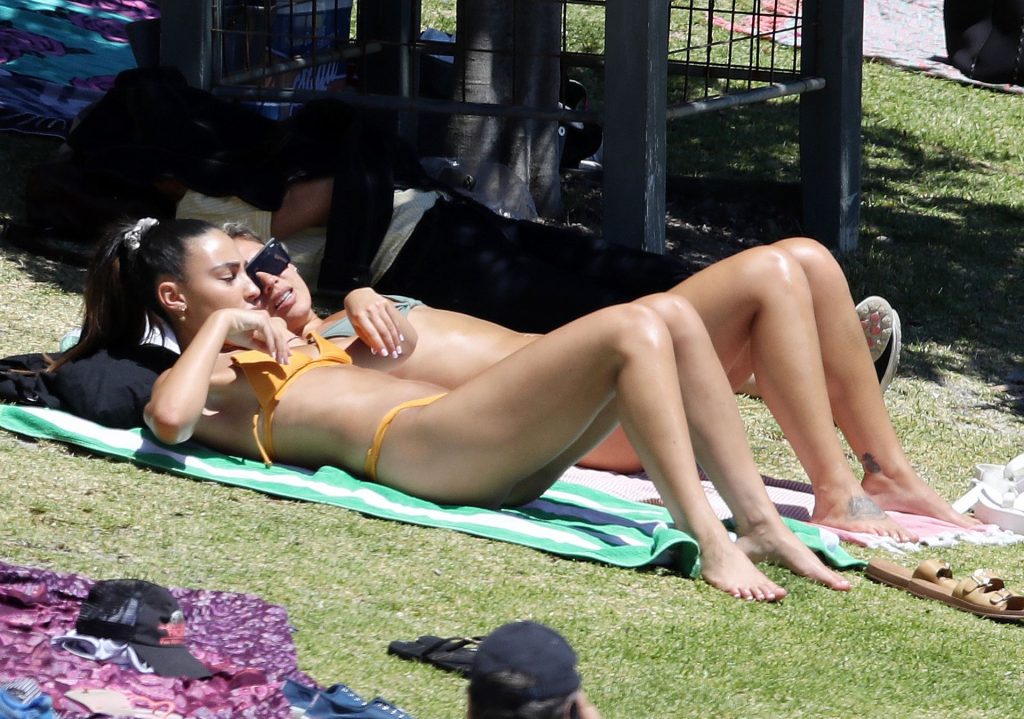 Sexy Girlfriends Noni Janur and Tayla Damir Show Their Bikini Bodies gallery, pic 20