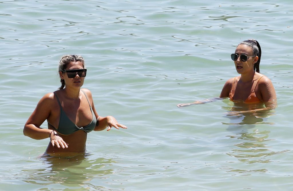 Sexy Girlfriends Noni Janur and Tayla Damir Show Their Bikini Bodies gallery, pic 58