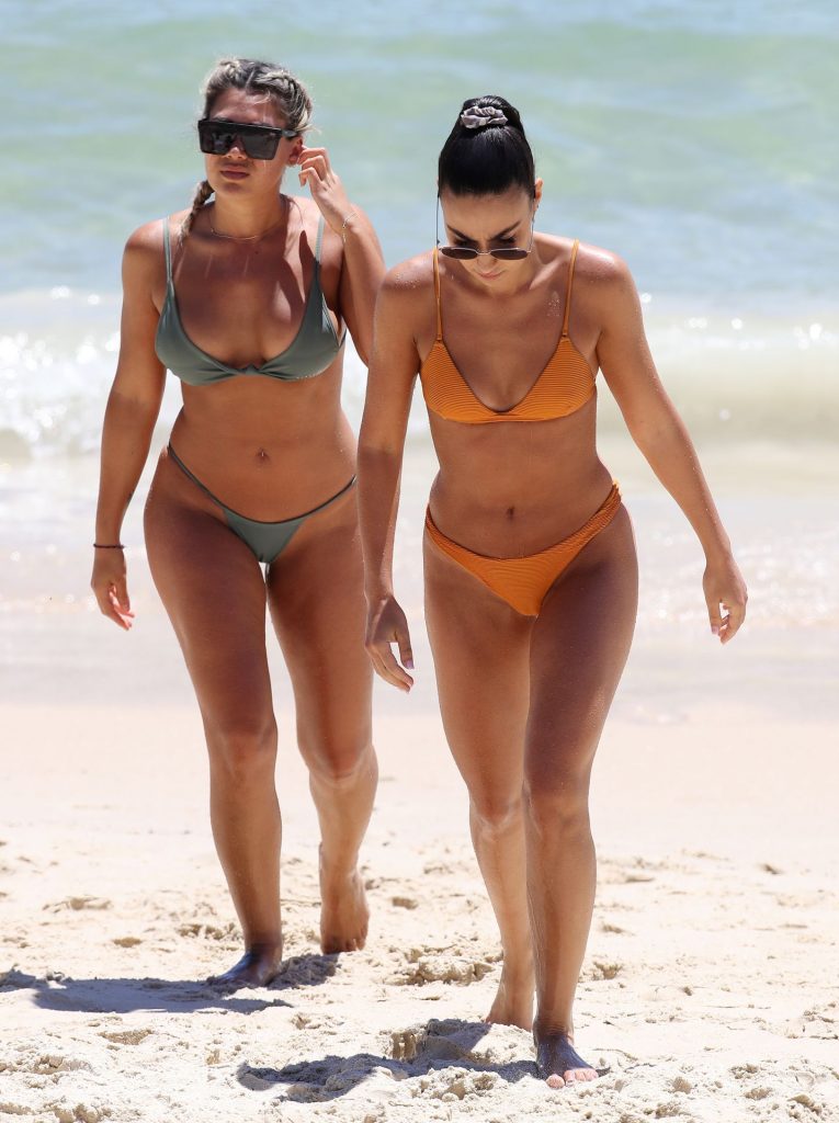 Sexy Girlfriends Noni Janur and Tayla Damir Show Their Bikini Bodies gallery, pic 76