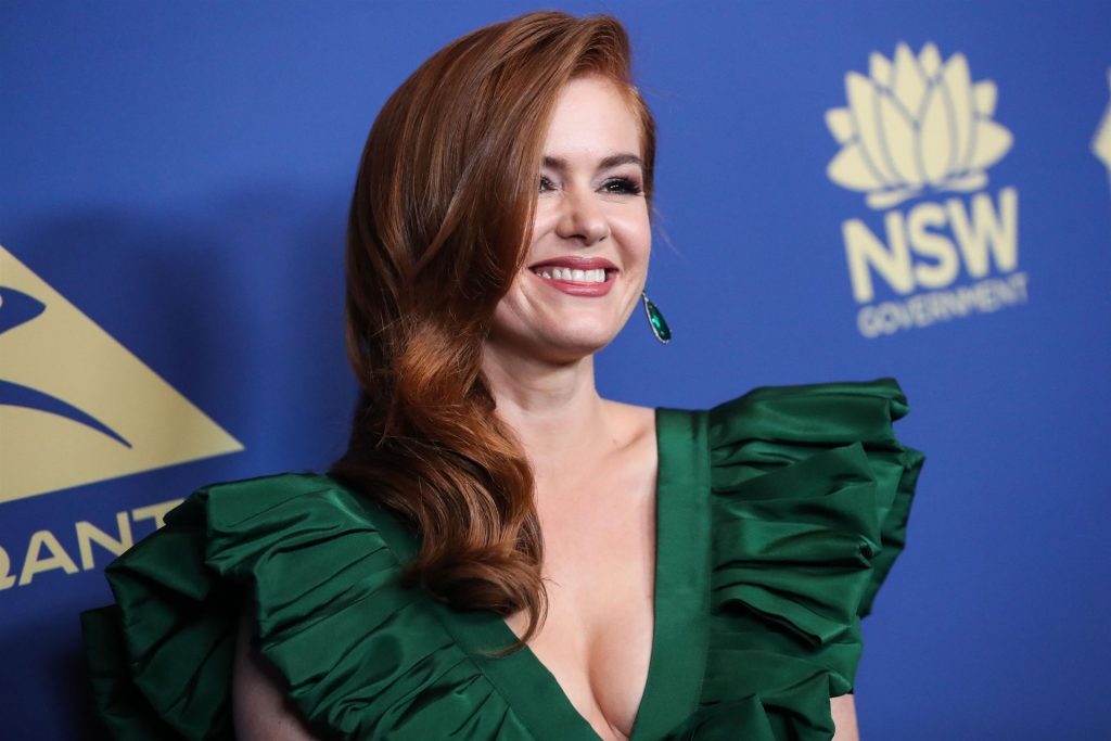 Redheaded Beauty Isla Fisher Stuns in a Cleavage-Baring Dress gallery, pic 234