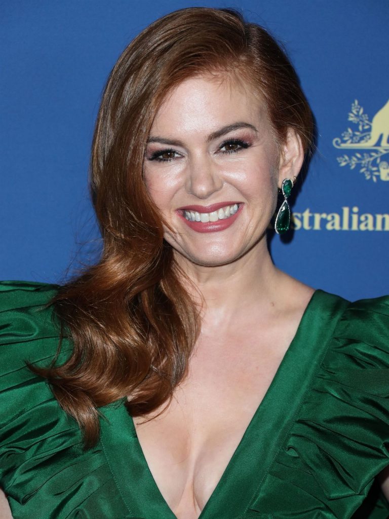 Redheaded Beauty Isla Fisher Stuns in a Cleavage-Baring Dress gallery, pic 264