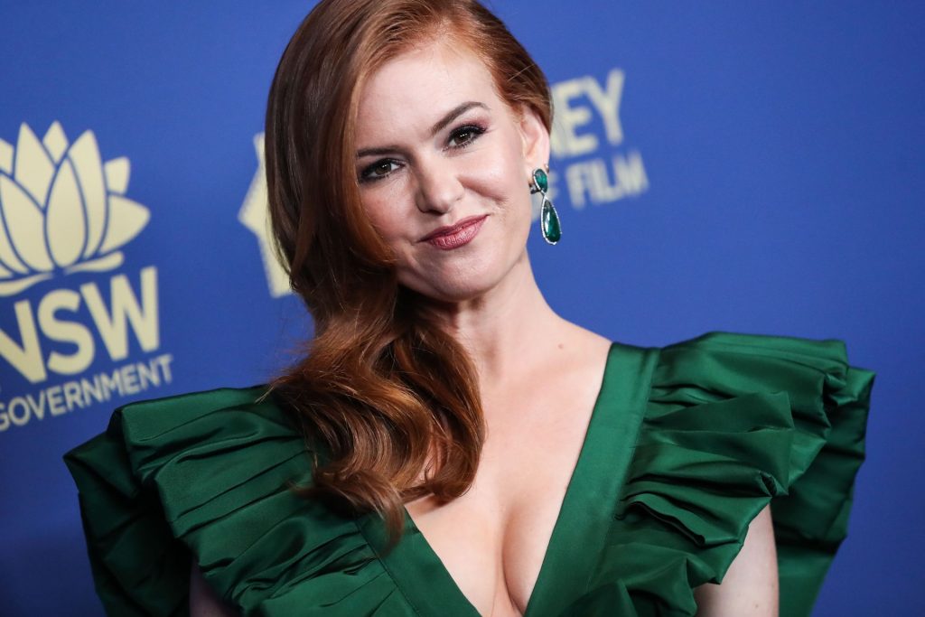 Redheaded Beauty Isla Fisher Stuns in a Cleavage-Baring Dress gallery, pic 46