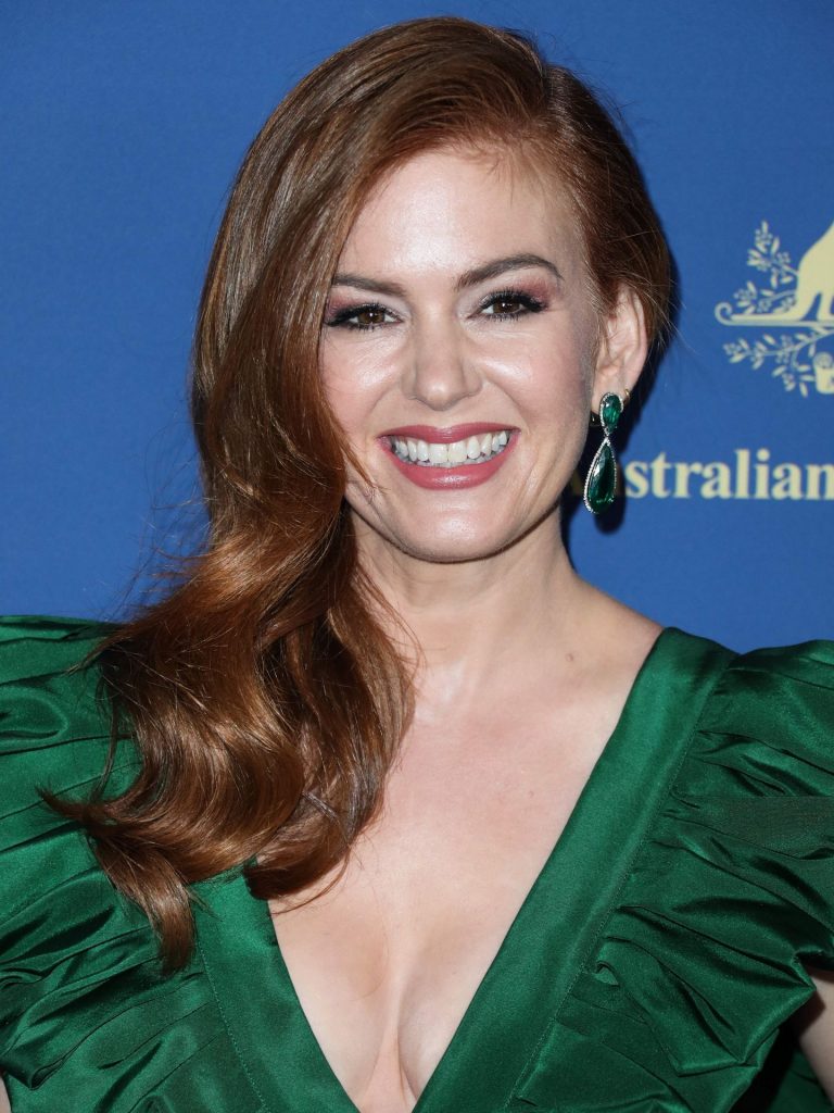 Redheaded Beauty Isla Fisher Stuns in a Cleavage-Baring Dress gallery, pic 104