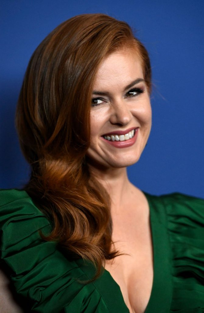 Redheaded Beauty Isla Fisher Stuns in a Cleavage-Baring Dress gallery, pic 152