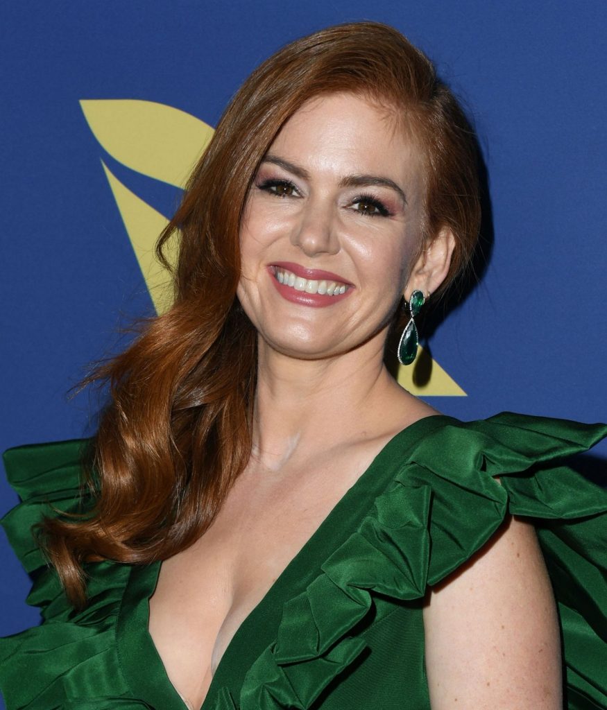 Redheaded Beauty Isla Fisher Stuns in a Cleavage-Baring Dress gallery, pic 158