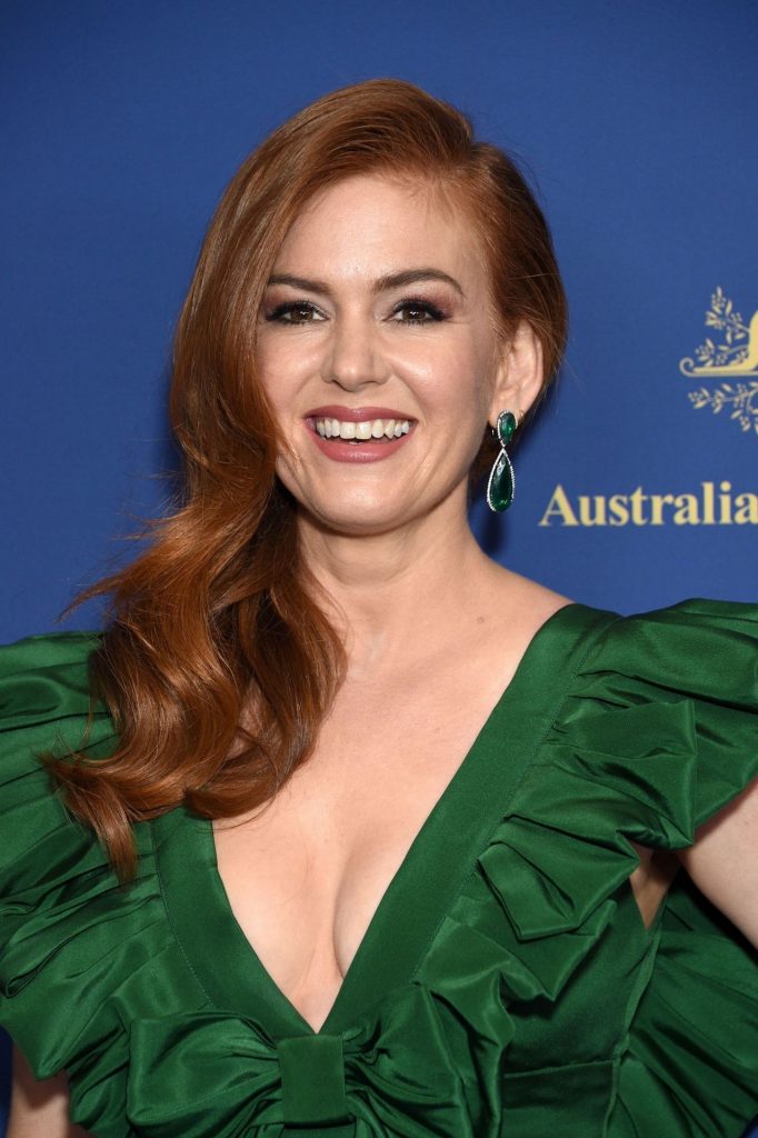 Redheaded Beauty Isla Fisher Stuns in a Cleavage-Baring Dress gallery, pic 168