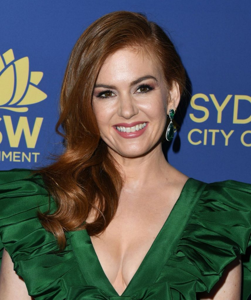 Redheaded Beauty Isla Fisher Stuns in a Cleavage-Baring Dress gallery, pic 188