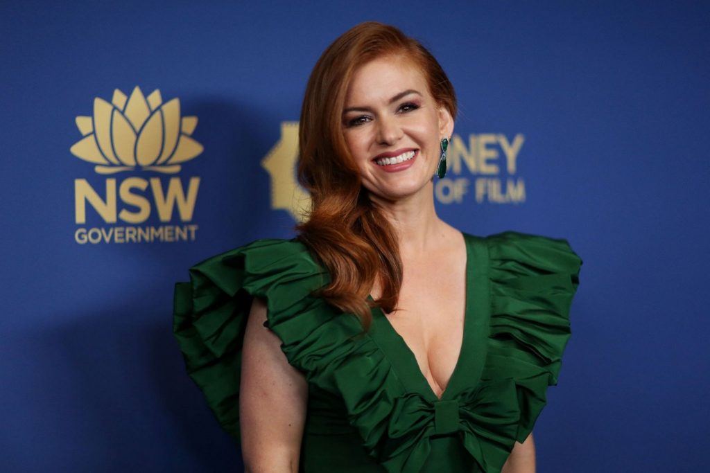 Redheaded Beauty Isla Fisher Stuns in a Cleavage-Baring Dress gallery, pic 190