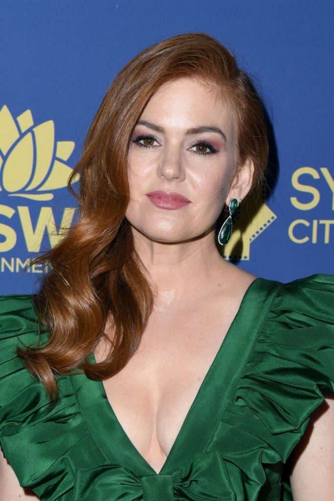 Redheaded Beauty Isla Fisher Stuns in a Cleavage-Baring Dress gallery, pic 192