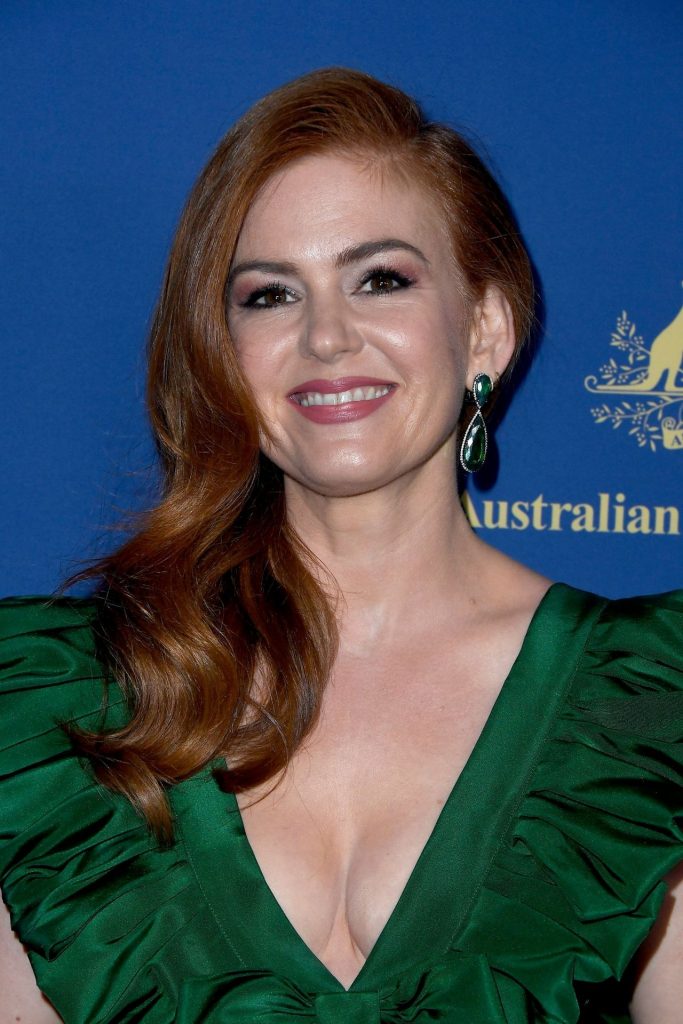 Redheaded Beauty Isla Fisher Stuns in a Cleavage-Baring Dress gallery, pic 194