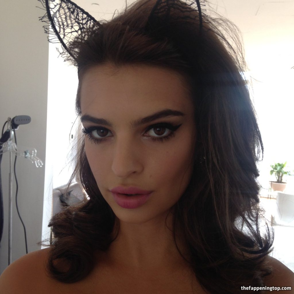 Emily Ratajkowski Fappening Photos [Complete Collection with 174 Images] gallery, pic 158