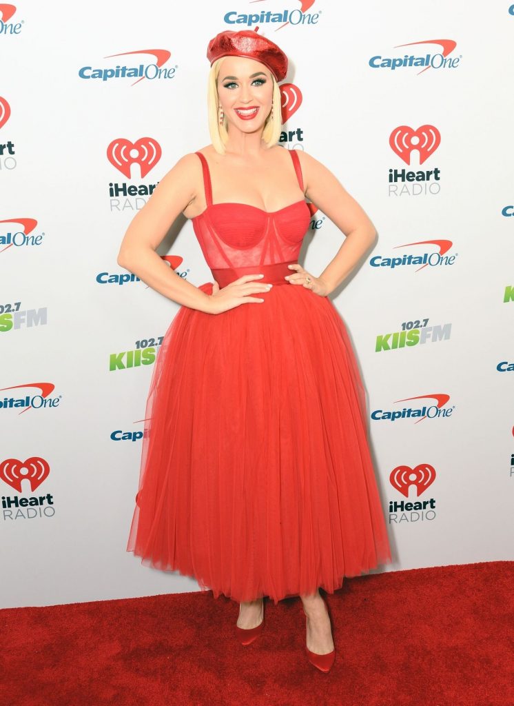 Busty Singer Katy Perry Showcasing Her Cleavage in a Red Dress gallery, pic 210