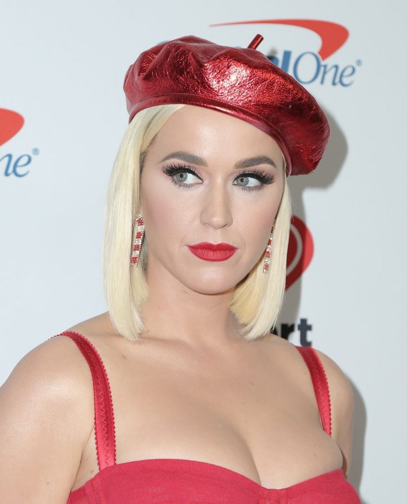 Busty Singer Katy Perry Showcasing Her Cleavage in a Red Dress gallery, pic 34