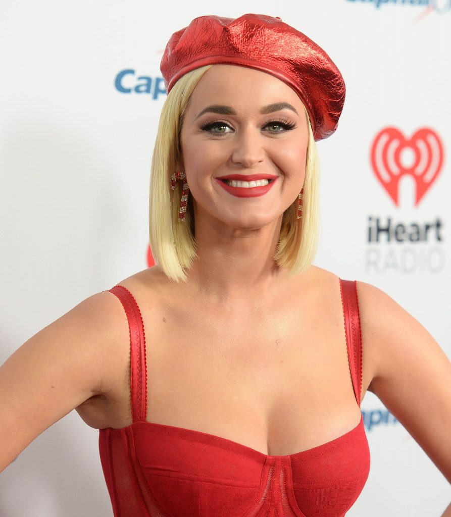 Busty Singer Katy Perry Showcasing Her Cleavage in a Red Dress gallery, pic 80