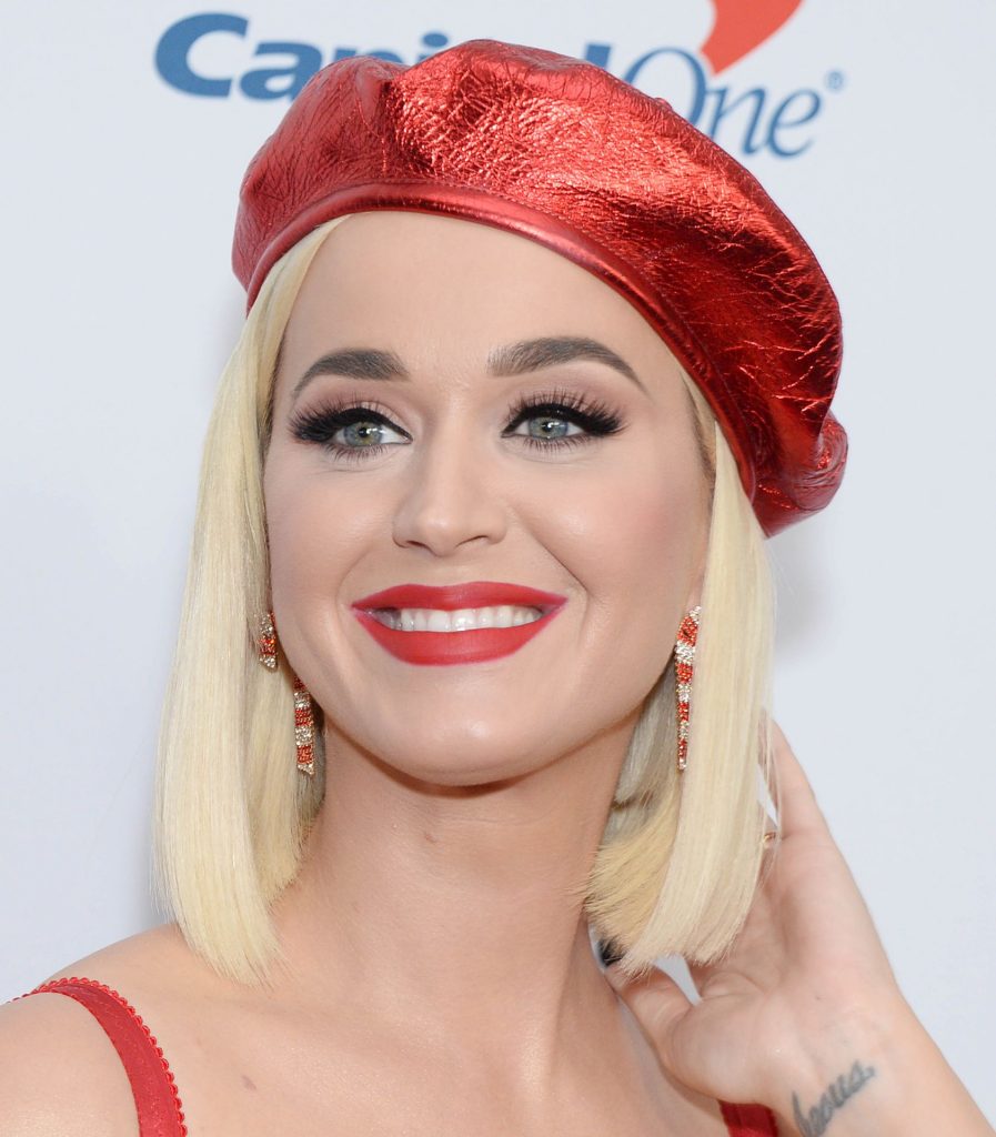 Busty Singer Katy Perry Showcasing Her Cleavage in a Red Dress gallery, pic 86