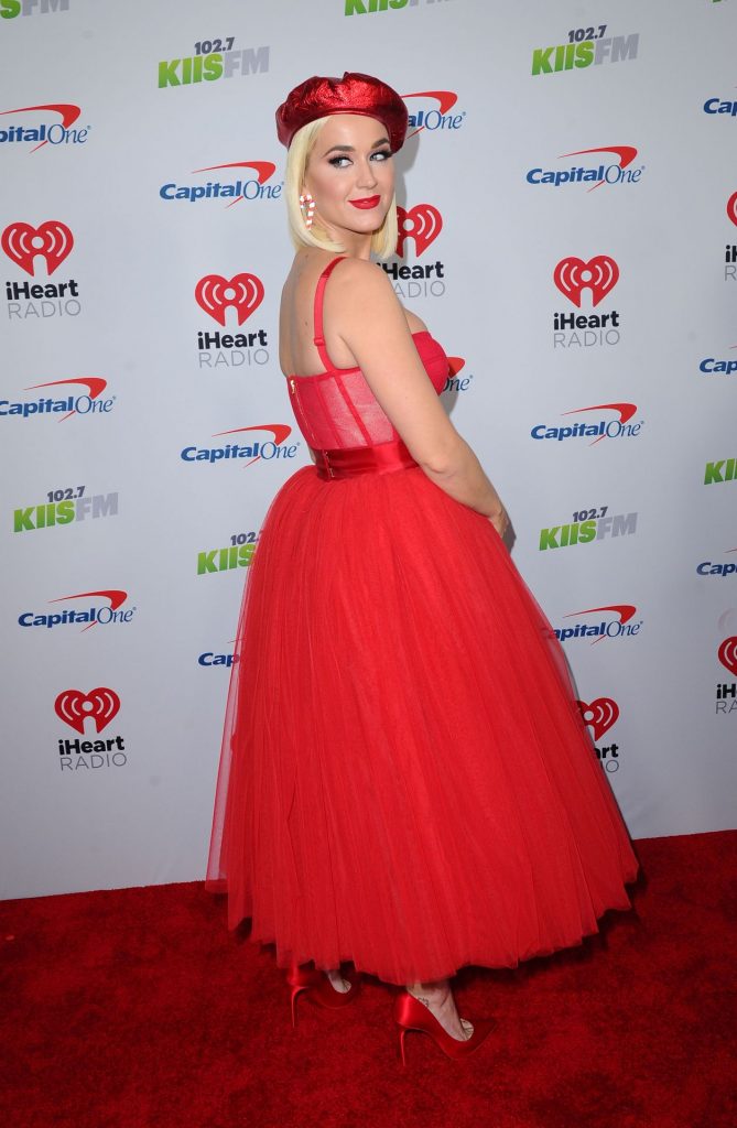 Busty Singer Katy Perry Showcasing Her Cleavage in a Red Dress gallery, pic 96