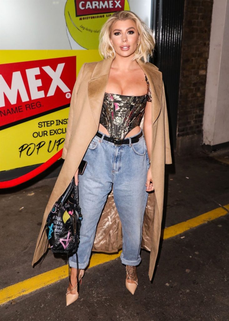 Busty Blonde Olivia Buckland Showing Off Her Admirable Cleavage gallery, pic 6