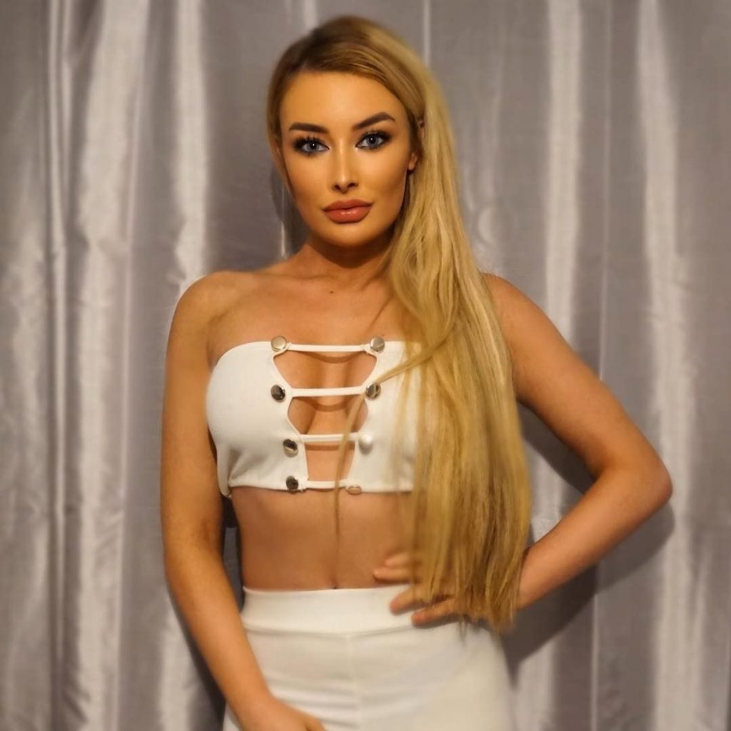 Sexy Collection of Exciting Chloe Crowhurst Pictures  gallery, pic 34
