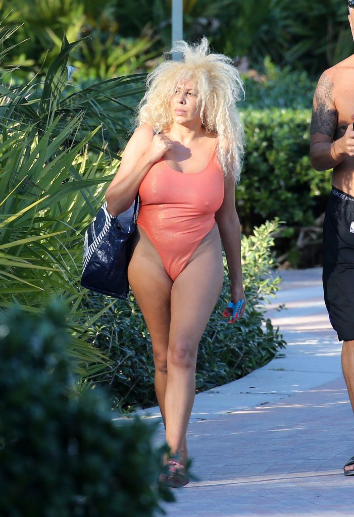 Swimsuit-Wearing Afida Turner Looks Like a Mess in Her Swimsuit gallery, pic 66