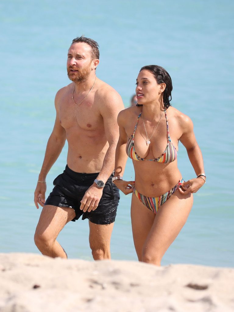 Bikini-Wearing Bombshell Jessica Ledon Makes Out with Her BF gallery, pic 60