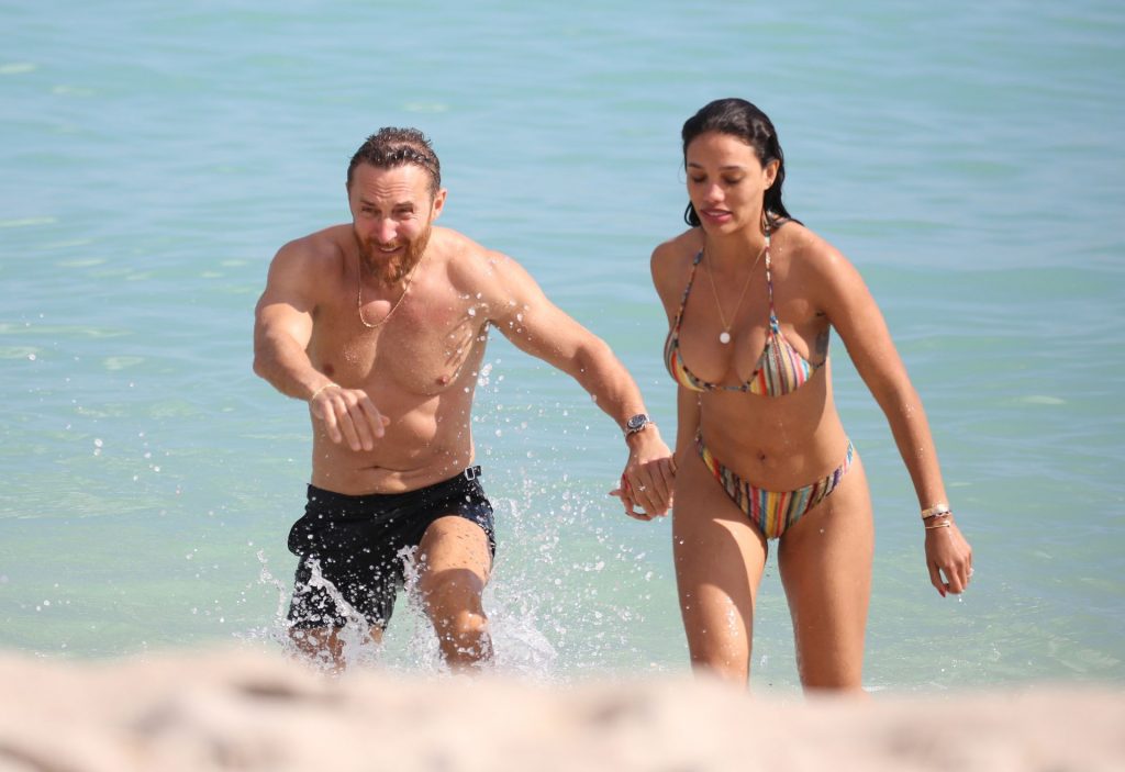 Bikini-Wearing Bombshell Jessica Ledon Makes Out with Her BF gallery, pic 62