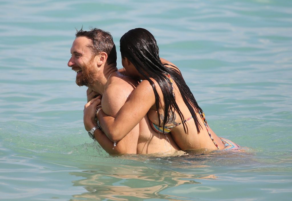 Bikini-Wearing Bombshell Jessica Ledon Makes Out with Her BF gallery, pic 78