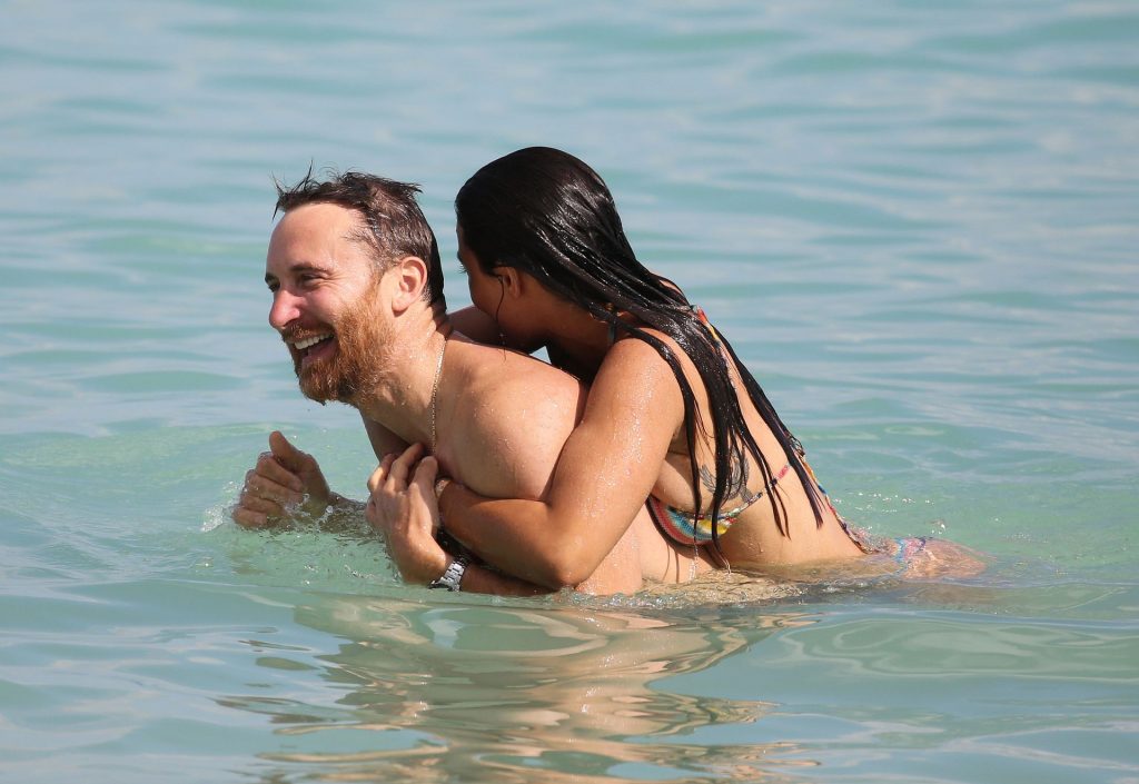 Bikini-Wearing Bombshell Jessica Ledon Makes Out with Her BF gallery, pic 80